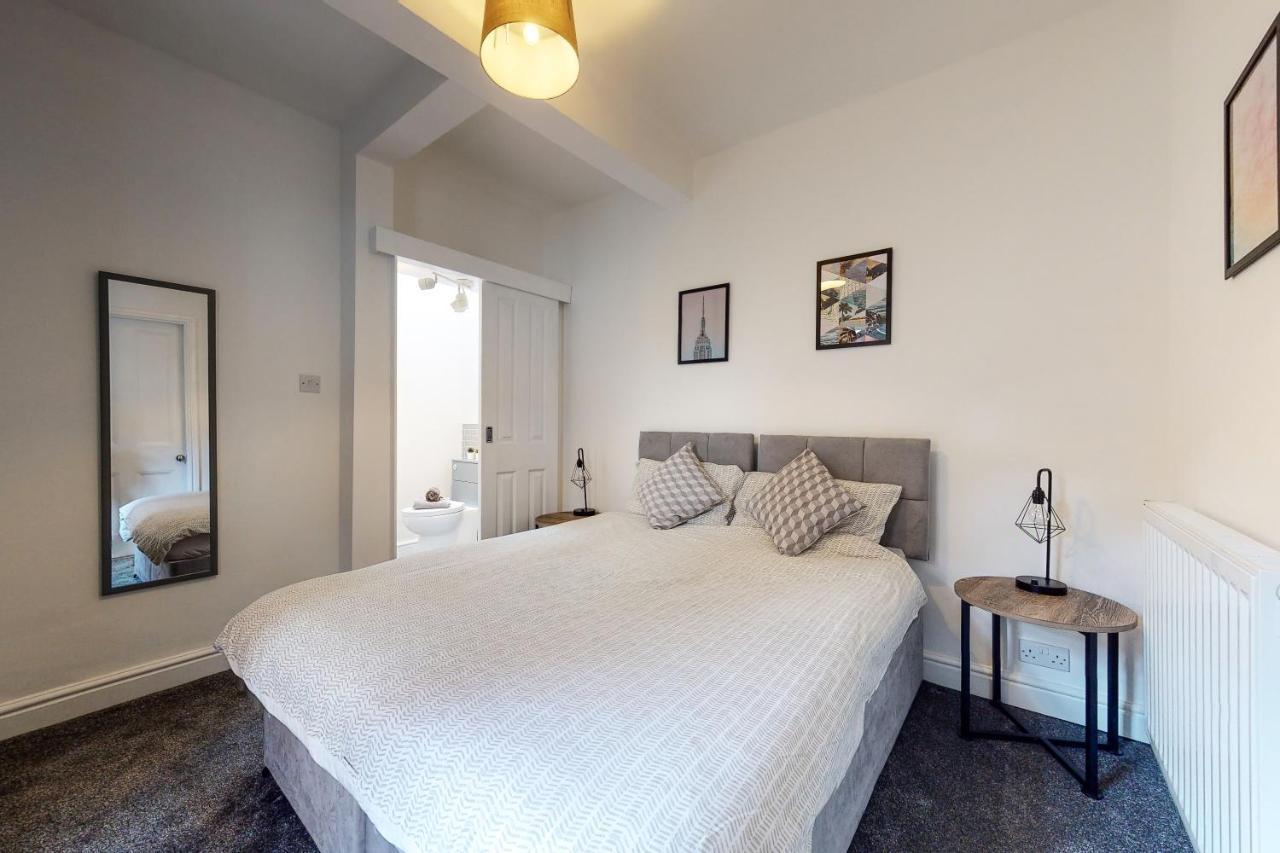 No10 Seaside Apartment - Ground Floor Apartment スカーバラ エクステリア 写真