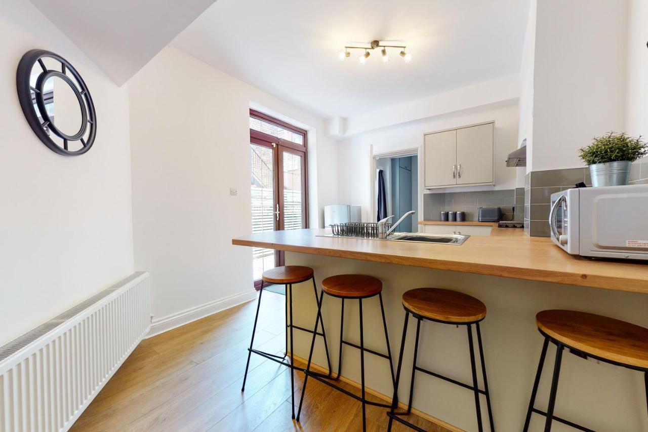 No10 Seaside Apartment - Ground Floor Apartment スカーバラ エクステリア 写真